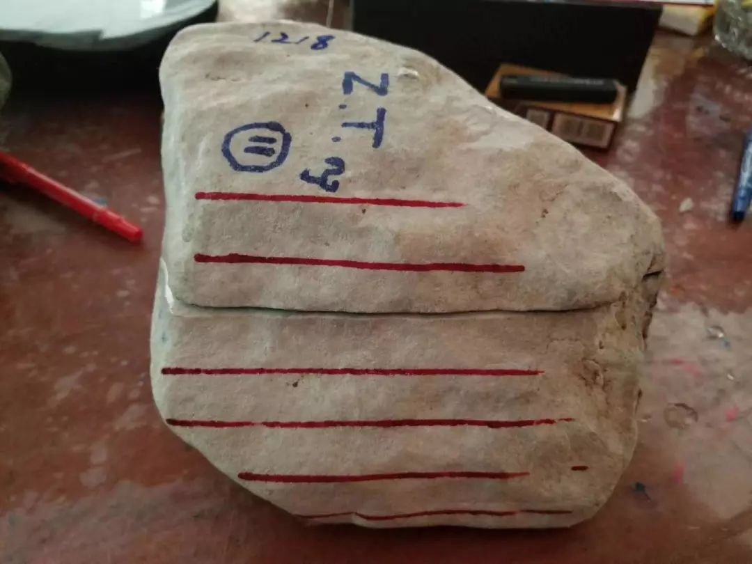 怎样辨别白盐沙翡翠赌石