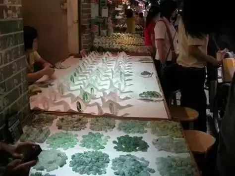 翡翠赌石发展趋势