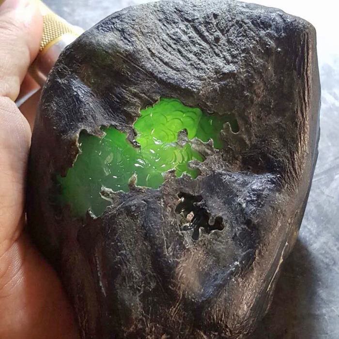 赌石还是赌命？